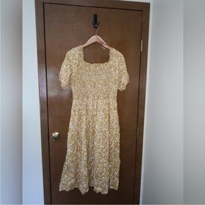 Old Navy floral tiered dress sz l